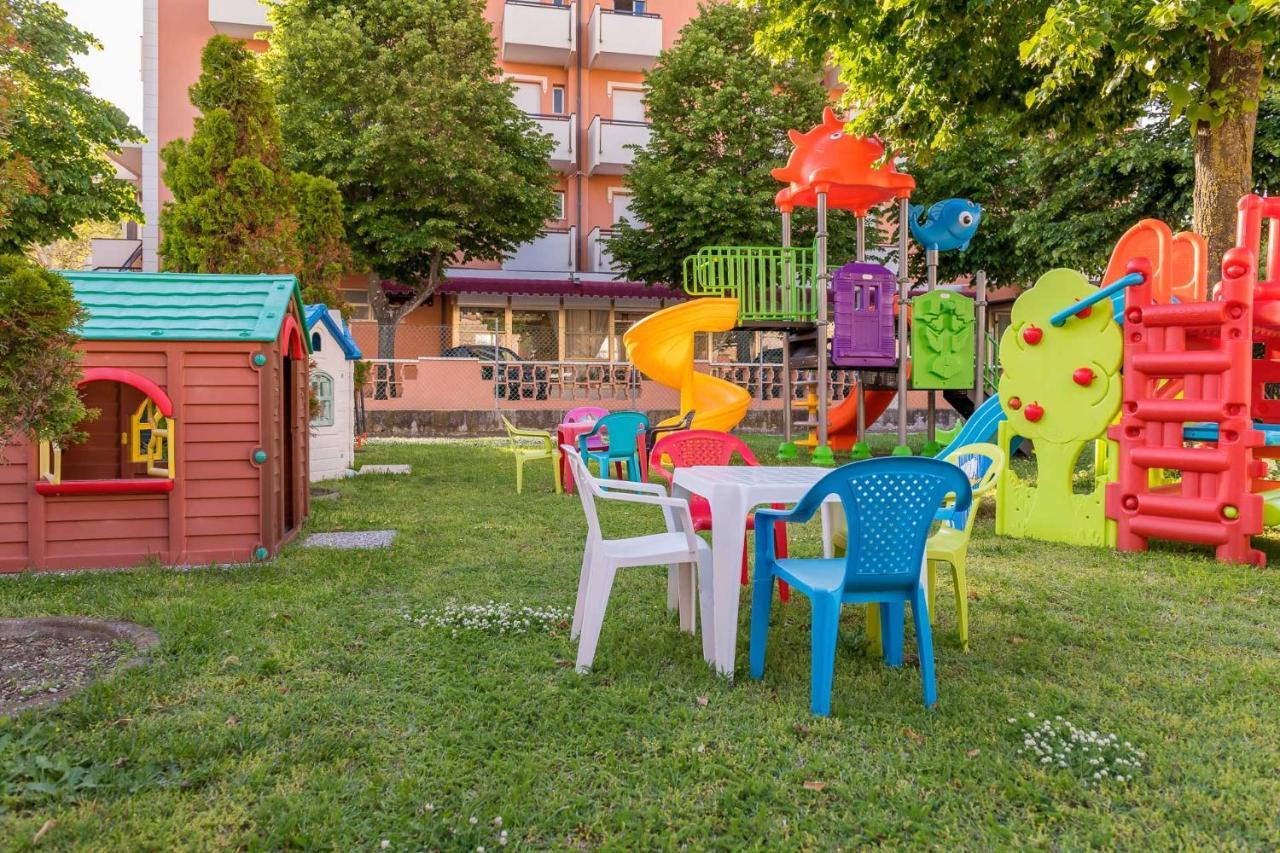 רימיני Hotel Apollo מראה חיצוני תמונה