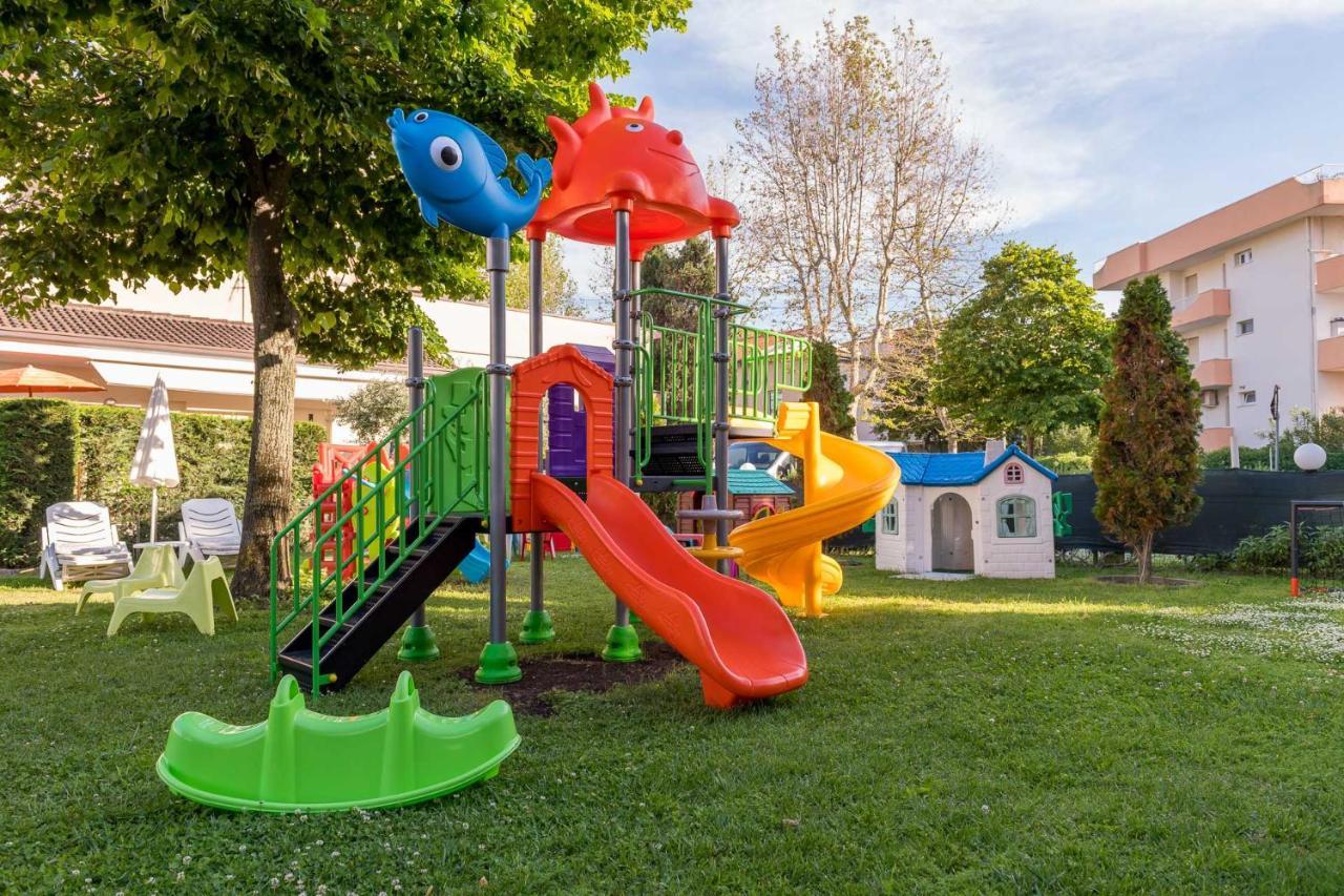רימיני Hotel Apollo מראה חיצוני תמונה
