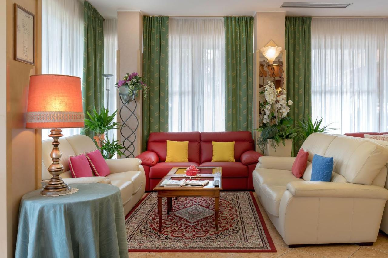 רימיני Hotel Apollo מראה חיצוני תמונה