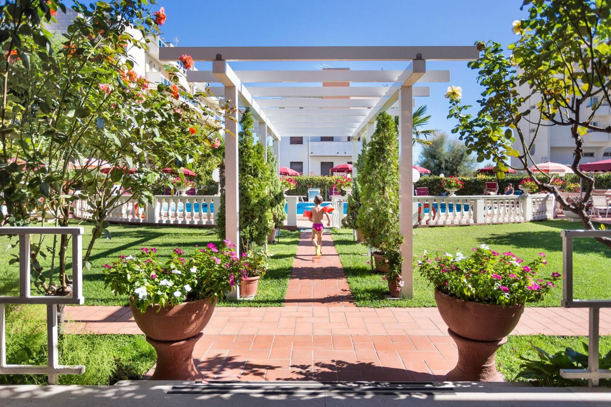 רימיני Hotel Apollo מראה חיצוני תמונה
