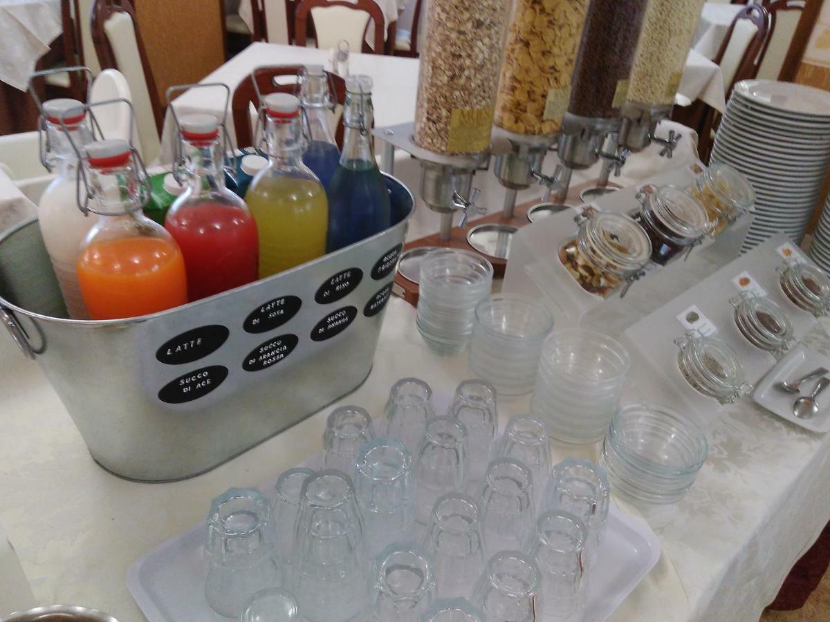 רימיני Hotel Apollo מראה חיצוני תמונה
