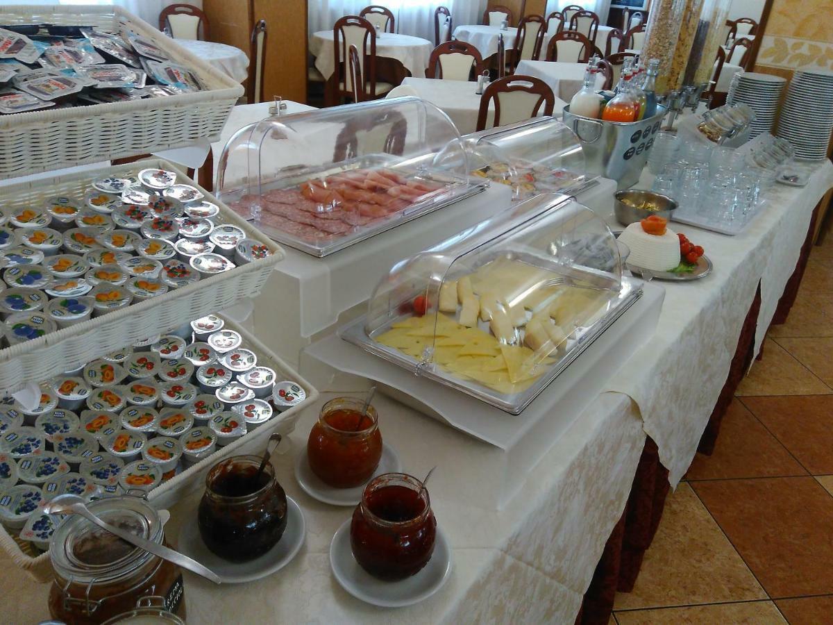 רימיני Hotel Apollo מראה חיצוני תמונה
